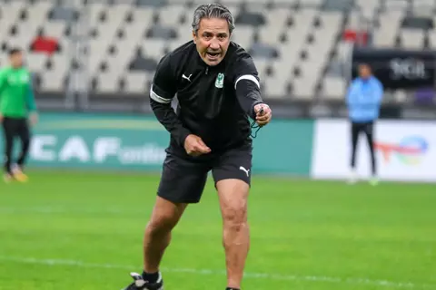 منافس الزمالك.. مصدر لكورة فور: لا توجد مفاوضات بين شباب بلوزداد ونبيل الكوكي